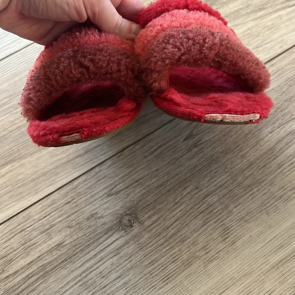 UGG Fluff Yeah Red Slippers 11 Toddler